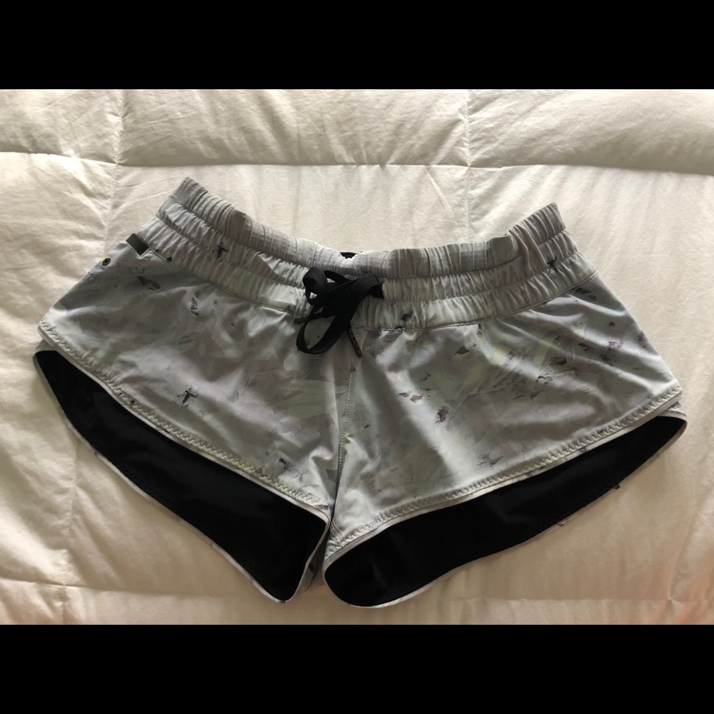 AUTHENTIC LULU LEMON ATHLETICA REVERSIBLE SHORTS!!